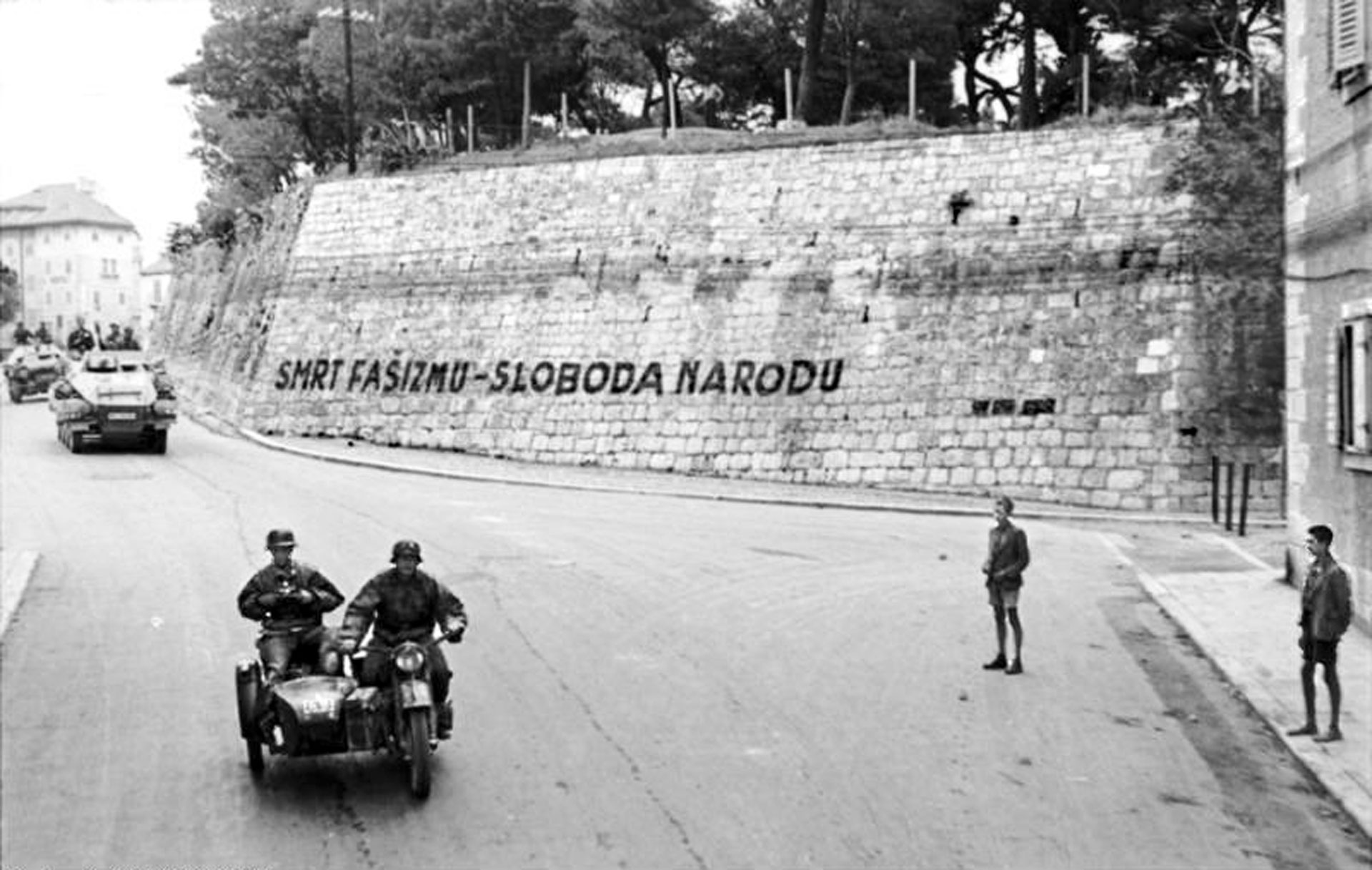 Mort au fascisme – liberté au peuple !